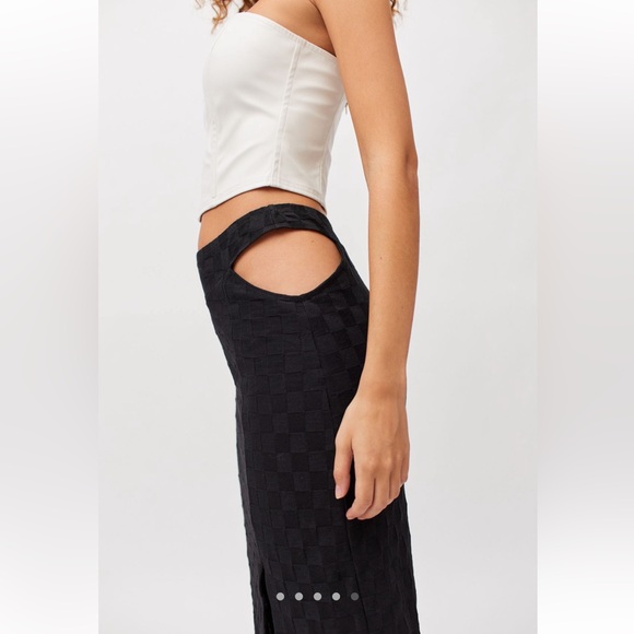 UO V-Strap Midi Skirt - Picture 7 of 7